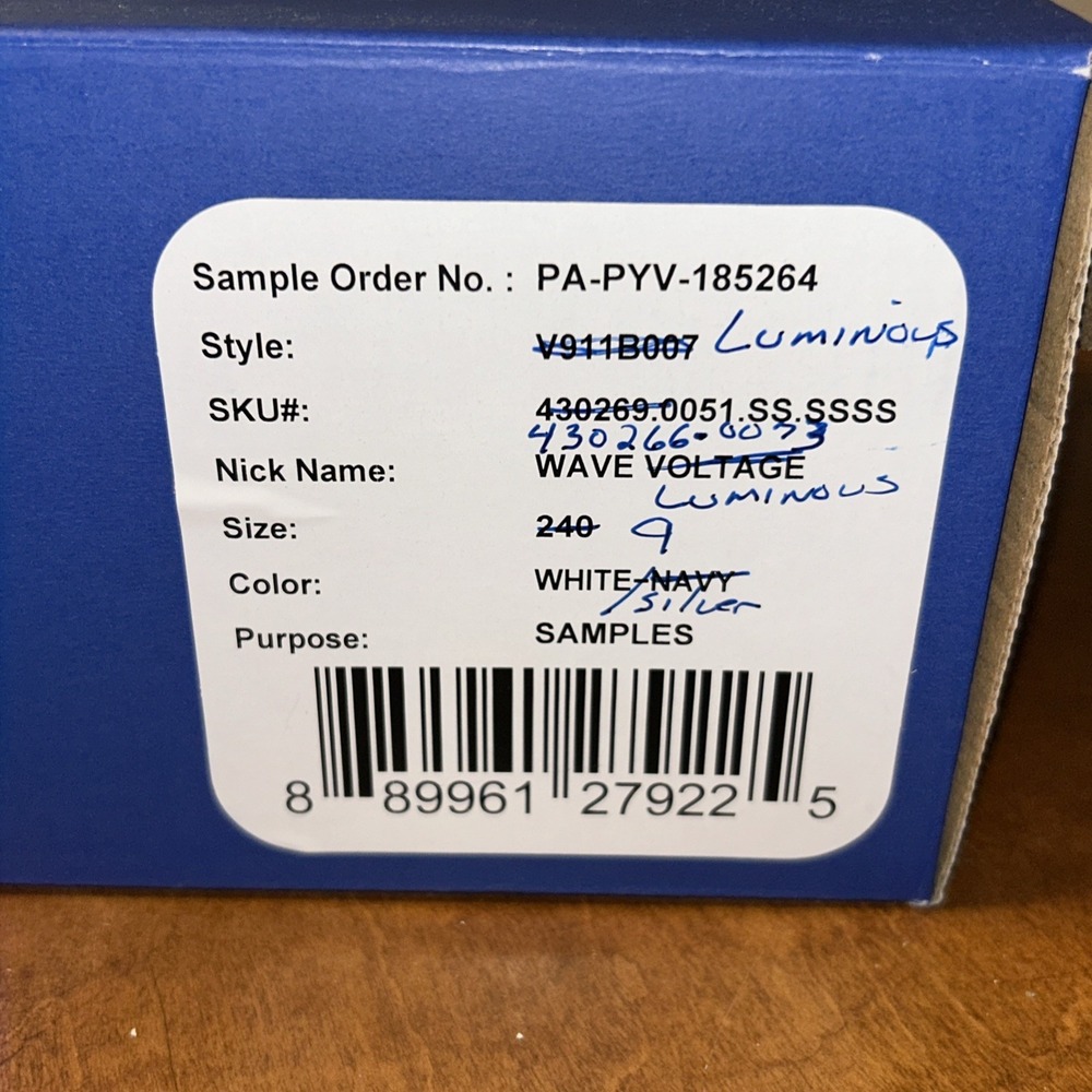 Mizuno Energy Women's Size 9 Wave Luminous Volleyball Shoes White New With Box - Picture 9 of 9